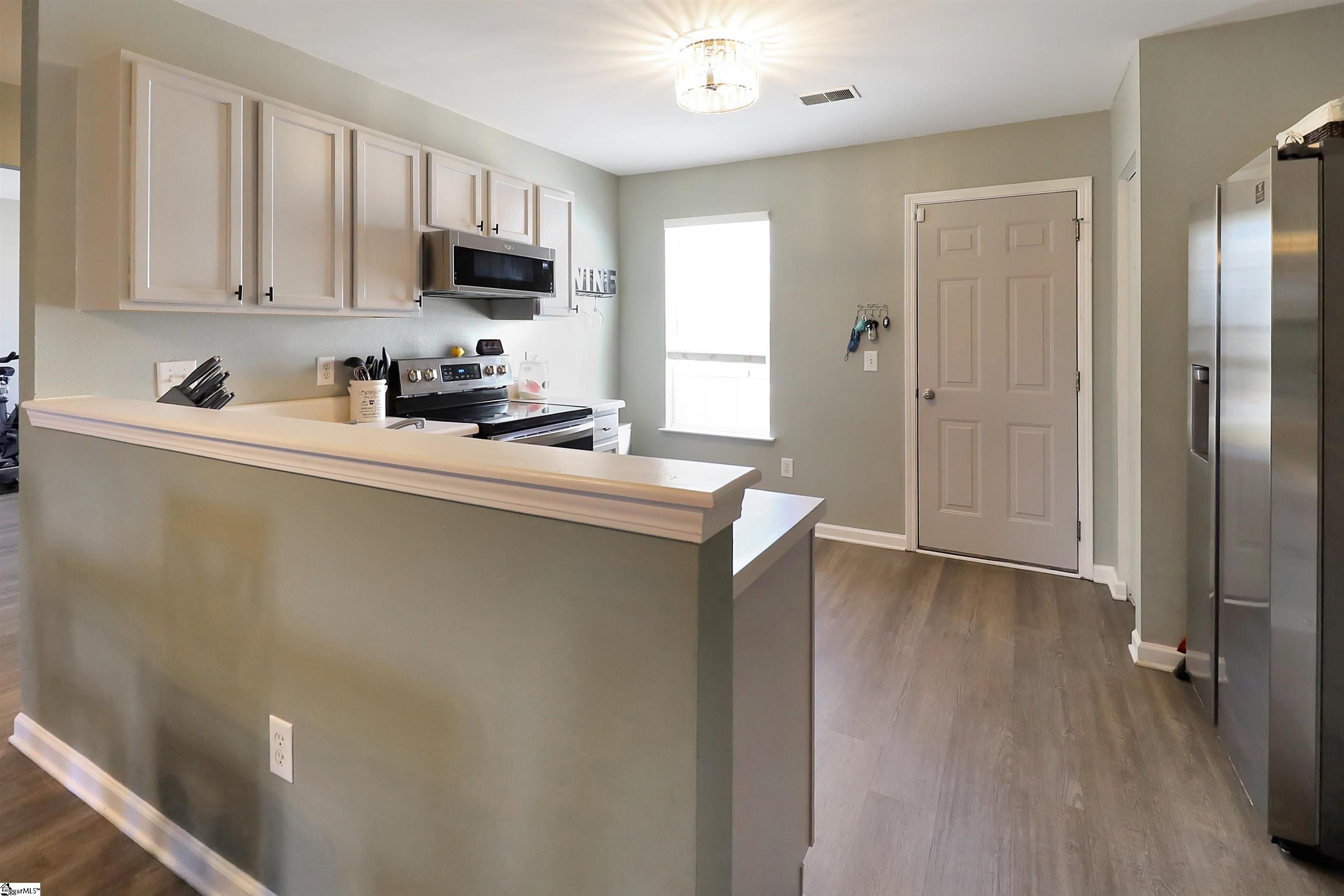 5 Reedy River Way Greenville, SC 29605 - Photo 8 of 32 Gallery Image 8