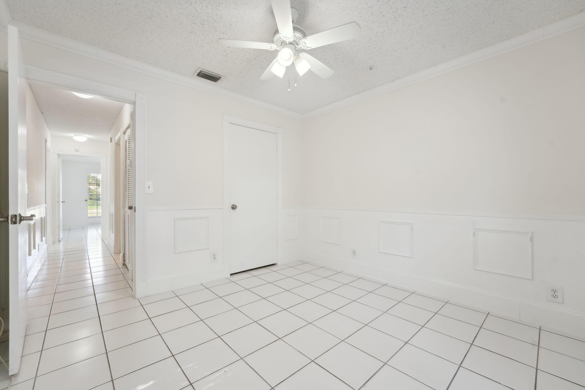 3855 Sabal Lakes Road Delray Beach, FL 33445 - Photo 21 of 31 Family Room