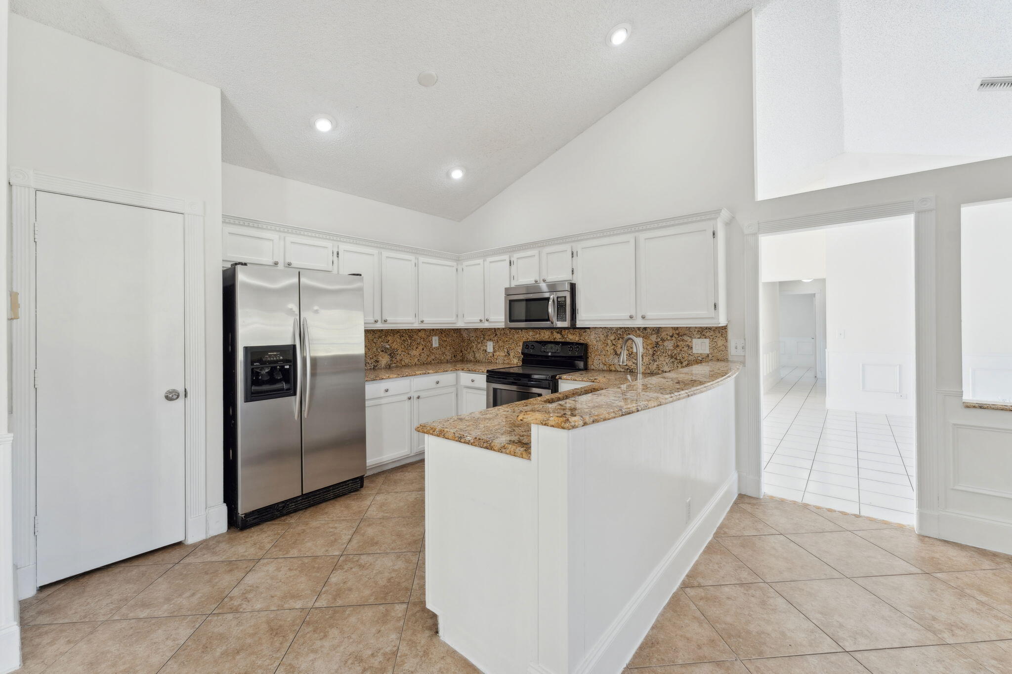 3855 Sabal Lakes Road Delray Beach, FL 33445 - Photo 7 of 31 Kitchen Area