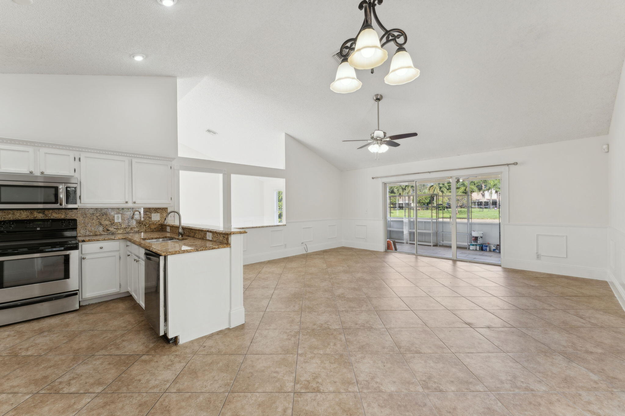 3855 Sabal Lakes Road Delray Beach, FL 33445 - Photo 8 of 31 Kitchen Area