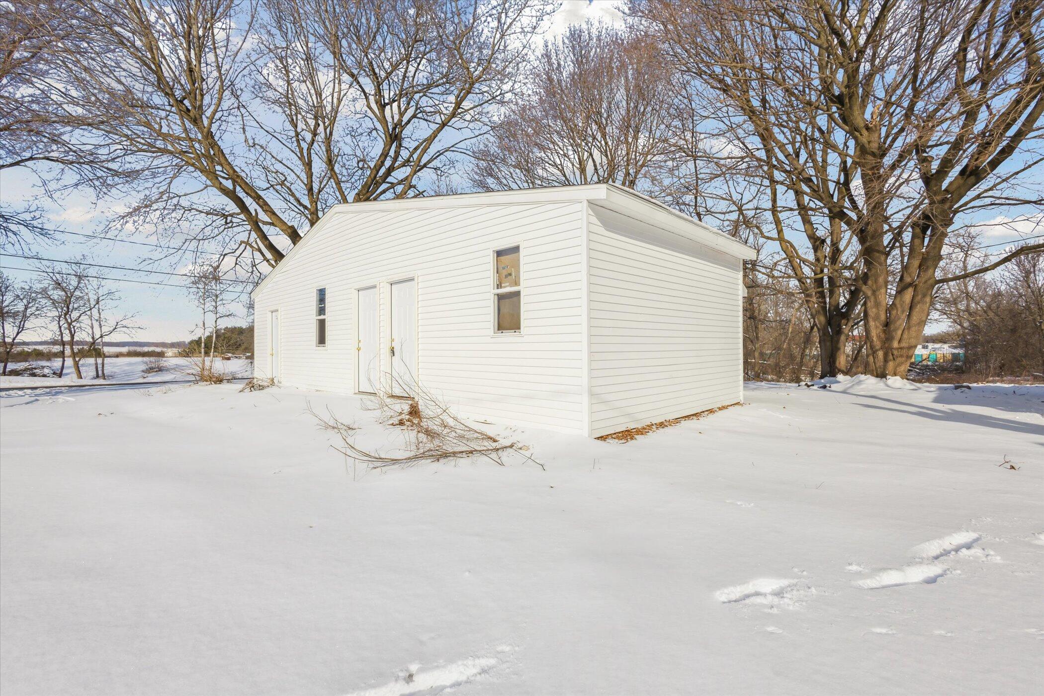 7182 Whites Bridge Road Belding, MI 48809 - Photo 3 of 14 Exterior