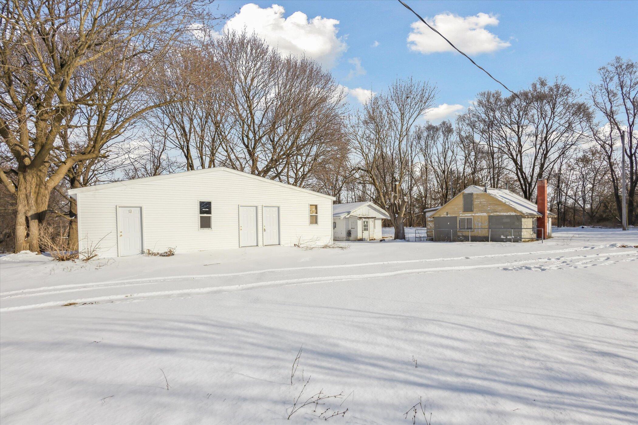 7182 Whites Bridge Road Belding, MI 48809 - Photo 5 of 14 Exterior