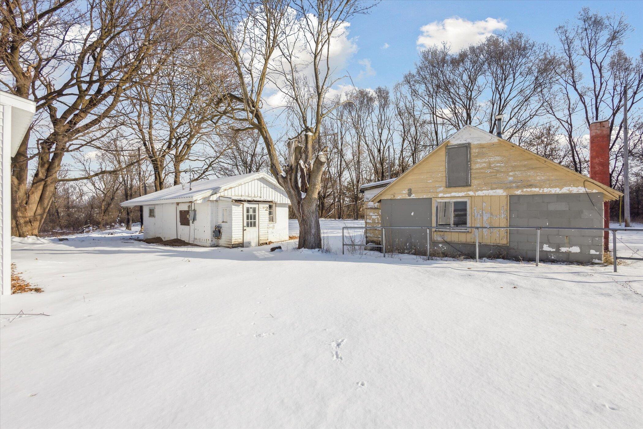 7182 Whites Bridge Road Belding, MI 48809 - Photo 6 of 14 Exterior