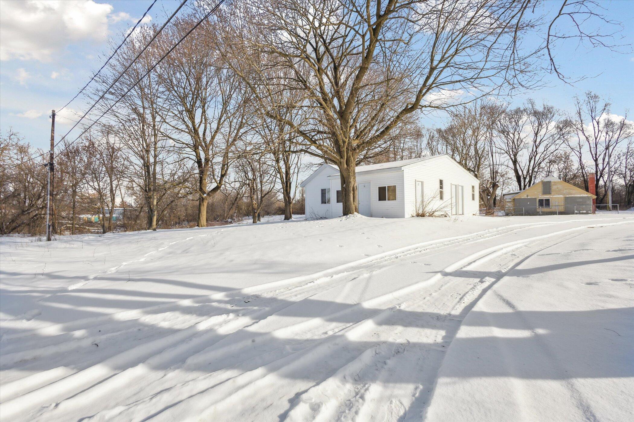 7182 Whites Bridge Road Belding, MI 48809 - Photo 10 of 14 Exterior