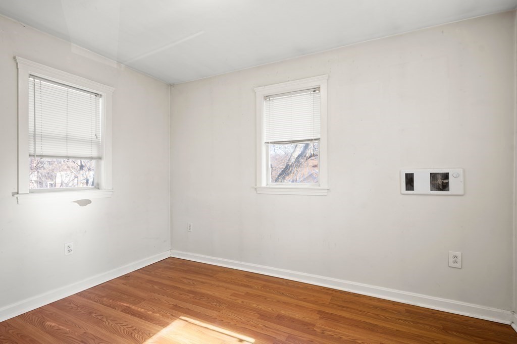 15 Raymond Road Salem, MA 01970 - Photo 18 of 38 Gallery Image 18