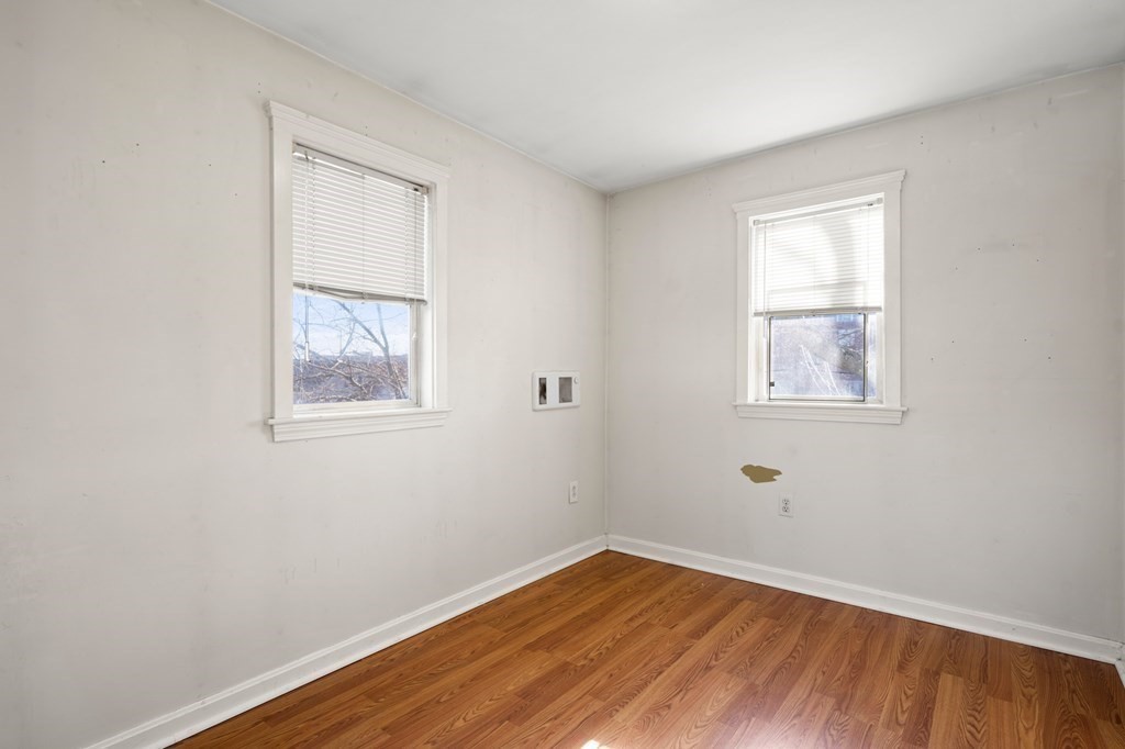 15 Raymond Road Salem, MA 01970 - Photo 19 of 38 Gallery Image 19