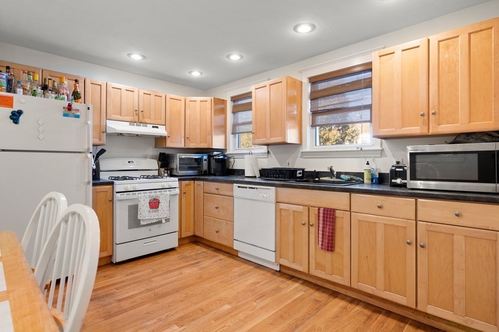 15 Raymond Road Salem, MA 01970 - Photo 30 of 38 Gallery Image 30