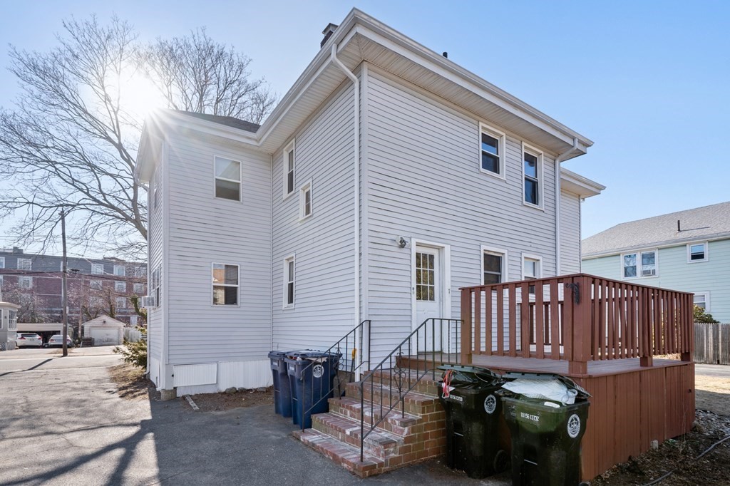 15 Raymond Road Salem, MA 01970 - Photo 3 of 38 Gallery Image 3
