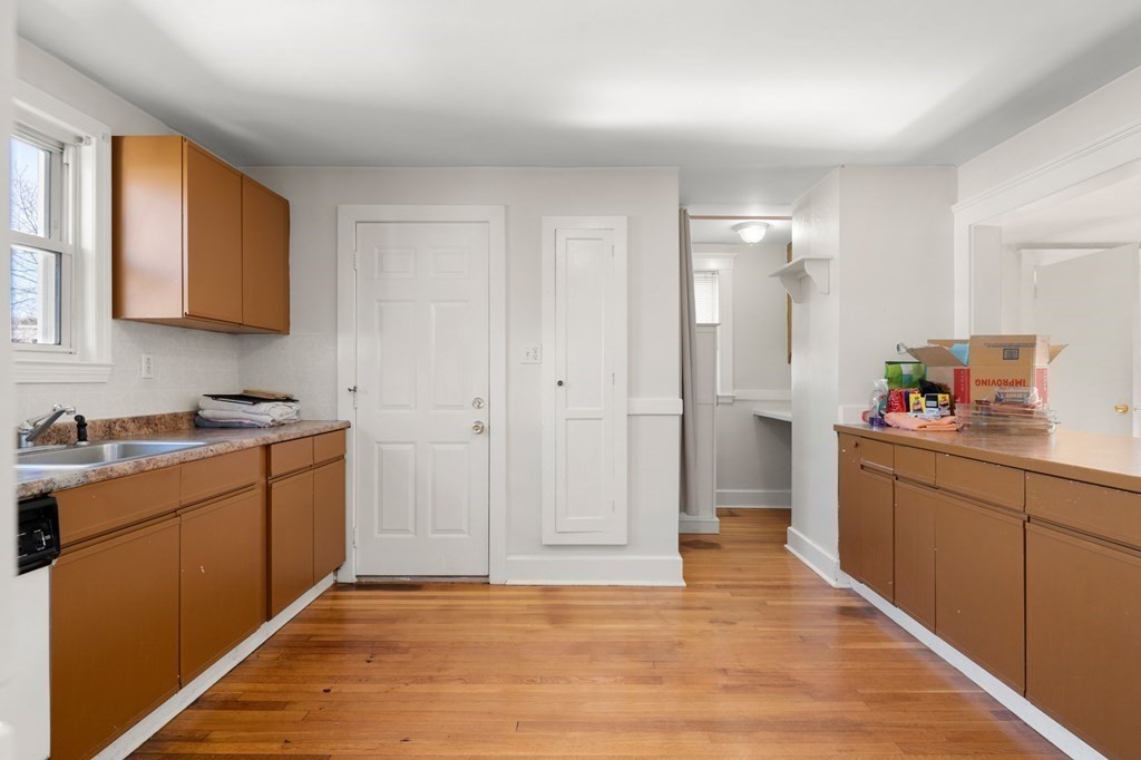 15 Raymond Road Salem, MA 01970 - Photo 10 of 38 Gallery Image 10