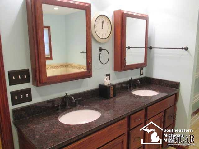 1395 Rutledge Drive Temperance, MI 48182 - Photo 17 of 25 21394165-16.JPG
