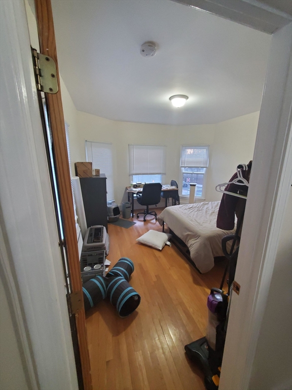 185 Beacon Street, Unit 2 Somerville, MA 02143 - Photo 5 of 9