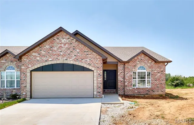 $358,400 | 16 Canyon Creek Court, Moscow Mills, MO 63362