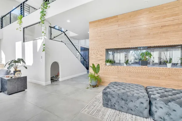 $1,250,000 | 402 South Michelle Avenue, Kerman, CA 93630