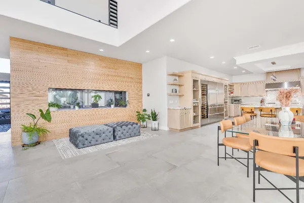 $1,250,000 | 402 South Michelle Avenue, Kerman, CA 93630