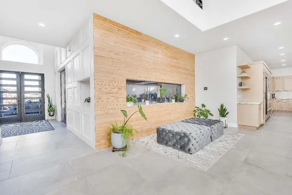 $1,250,000 | 402 South Michelle Avenue, Kerman, CA 93630