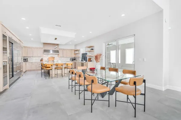 $1,250,000 | 402 South Michelle Avenue, Kerman, CA 93630