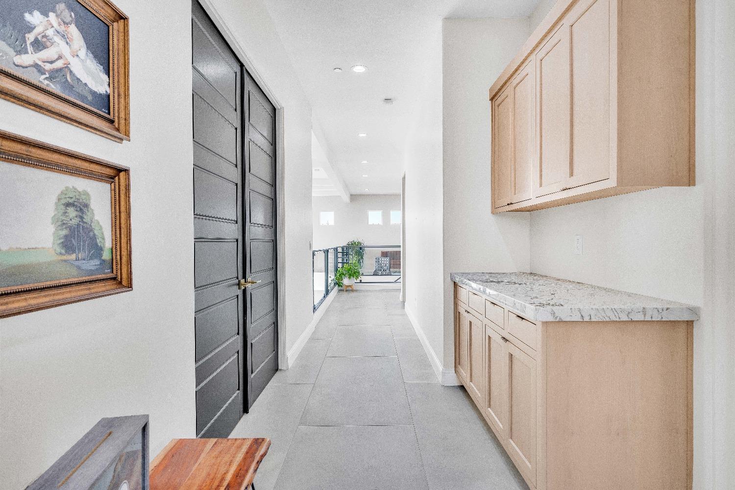 402 South Michelle Avenue Kerman, CA 93630 - Photo 39 of 70 Upstairs Hallway