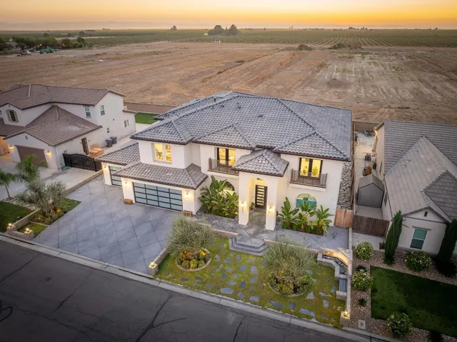 $1,250,000 | 402 South Michelle Avenue, Kerman, CA 93630