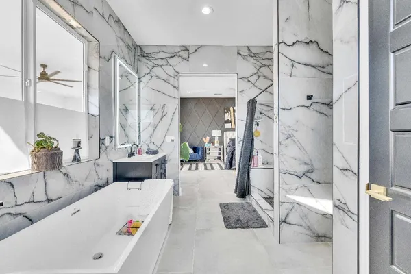 $1,250,000 | 402 South Michelle Avenue, Kerman, CA 93630