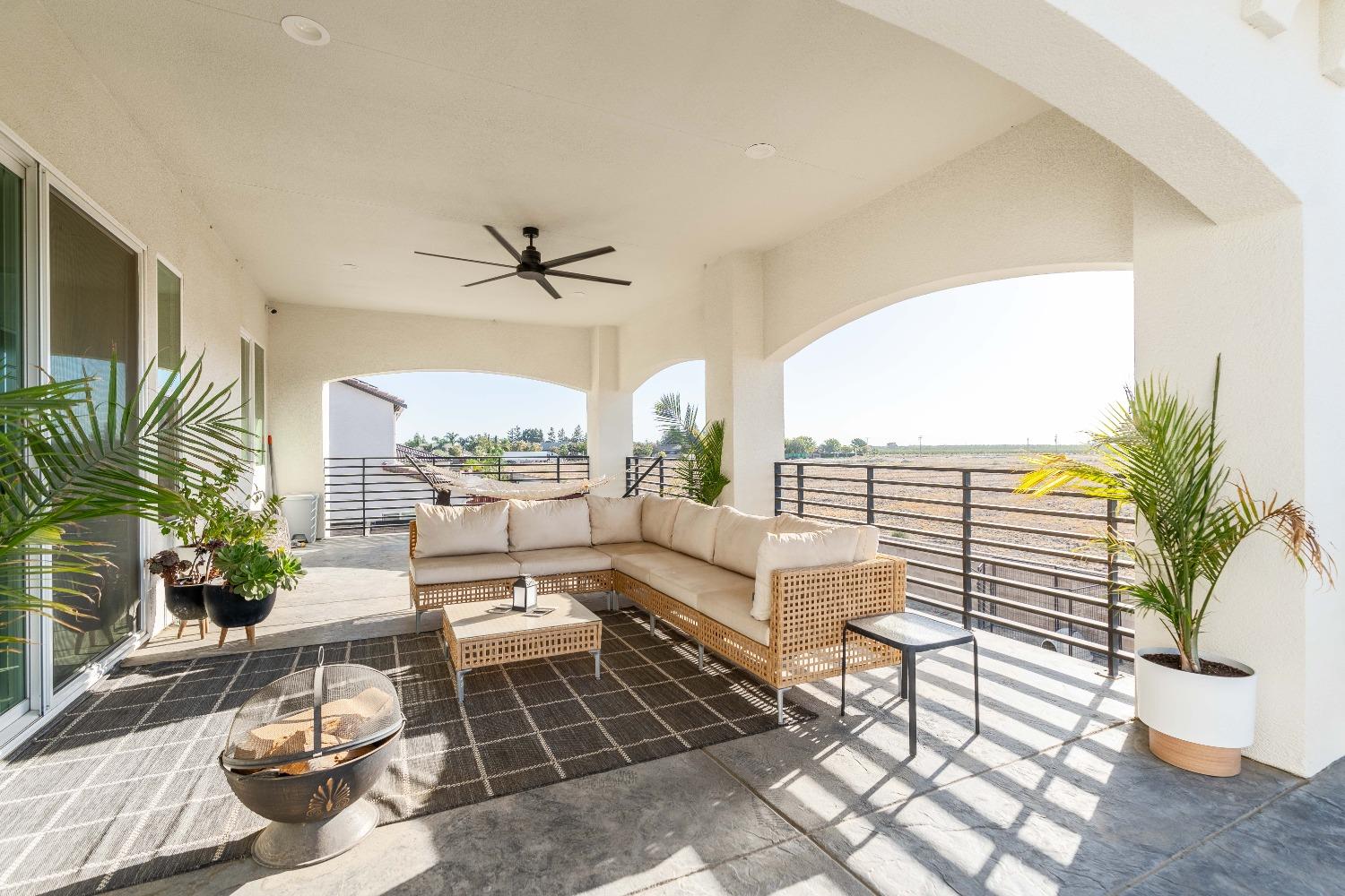 402 South Michelle Avenue Kerman, CA 93630 - Photo 48 of 70 Balcony off of Upstairs Bedroom