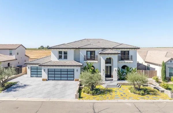 $1,250,000 | 402 South Michelle Avenue, Kerman, CA 93630