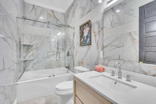 $1,250,000 | 402 South Michelle Avenue, Kerman, CA 93630