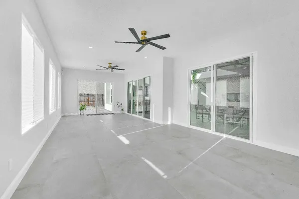 $1,250,000 | 402 South Michelle Avenue, Kerman, CA 93630