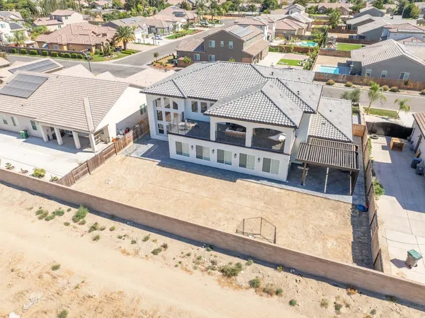 $1,250,000 | 402 South Michelle Avenue, Kerman, CA 93630