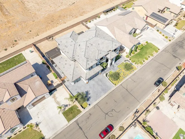 $1,250,000 | 402 South Michelle Avenue, Kerman, CA 93630