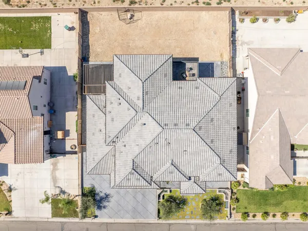 $1,250,000 | 402 South Michelle Avenue, Kerman, CA 93630