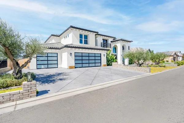 $1,250,000 | 402 South Michelle Avenue, Kerman, CA 93630
