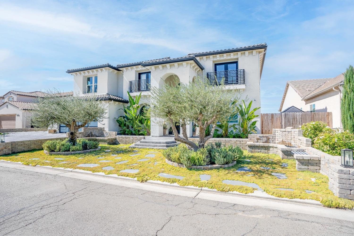 402 South Michelle Avenue Kerman, CA 93630 - Photo 8 of 70