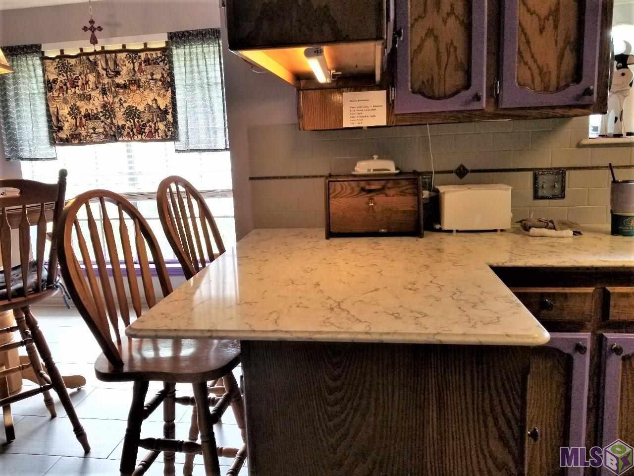13706 Cypress Ridge Avenue Baton Rouge, LA 70817 - Photo 11 of 41 Breakfast Bar