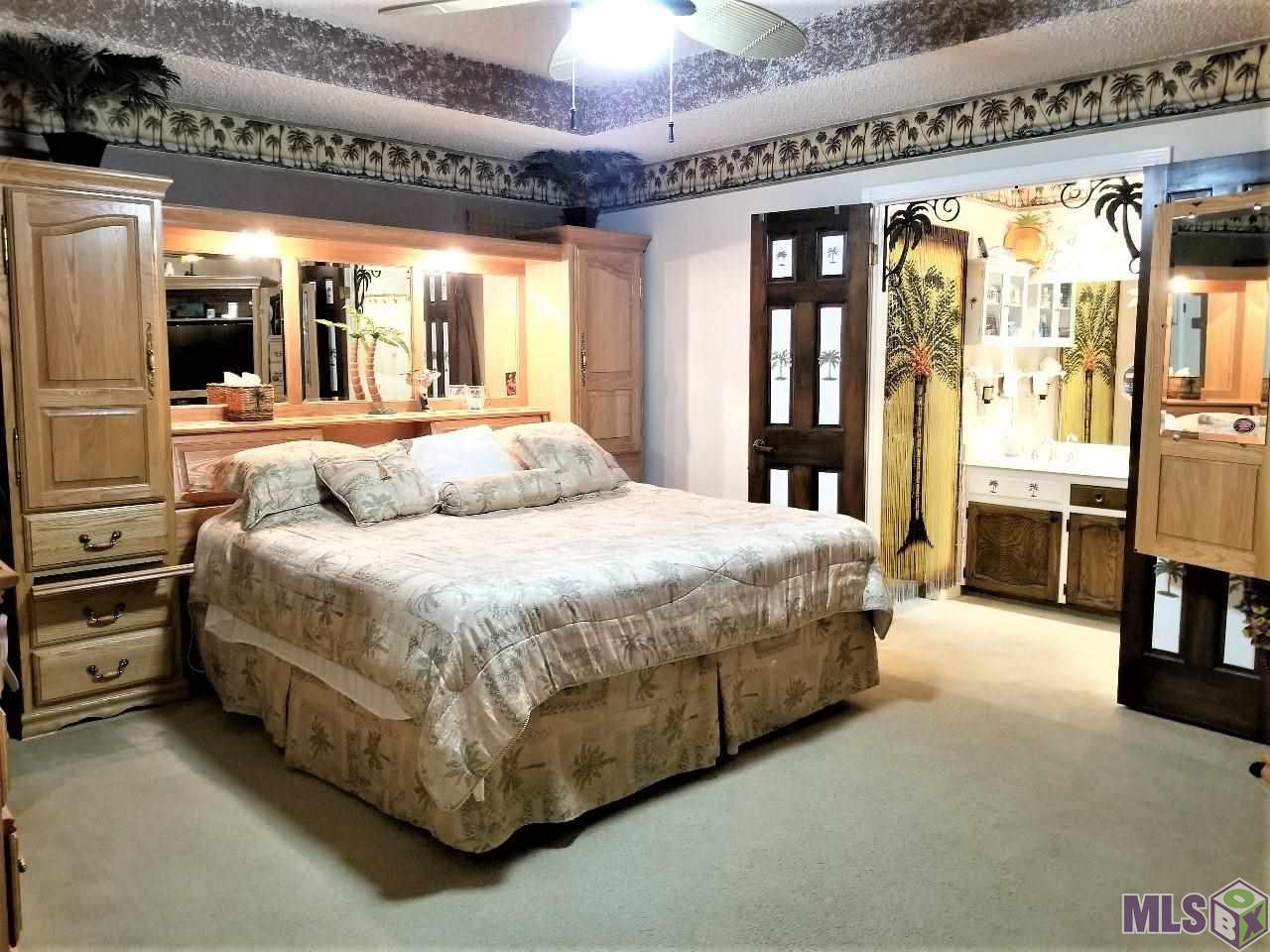 13706 Cypress Ridge Avenue Baton Rouge, LA 70817 - Photo 18 of 41 Spacious Master Bedroom!