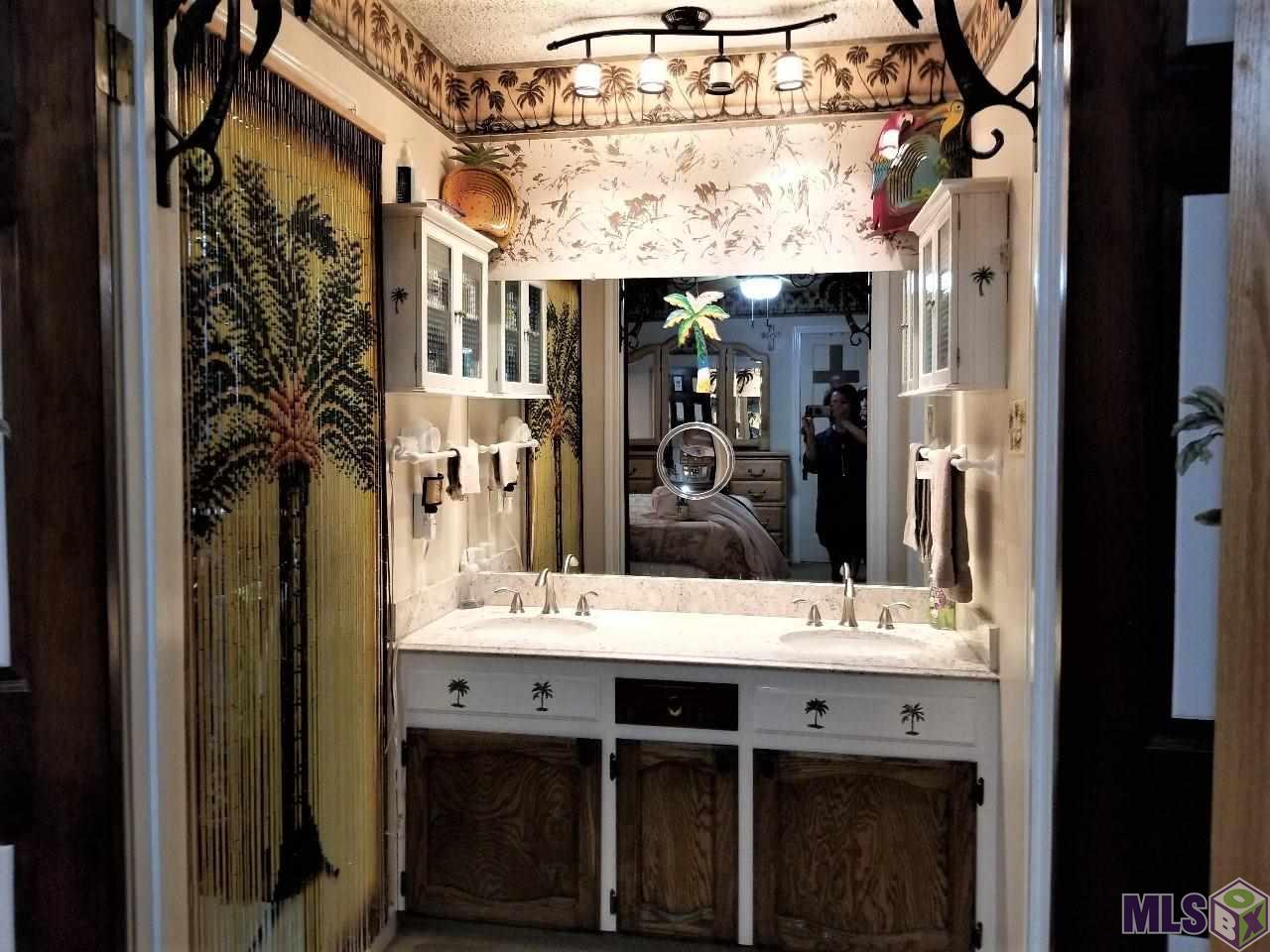 13706 Cypress Ridge Avenue Baton Rouge, LA 70817 - Photo 20 of 41 Entering Master Bathroom
