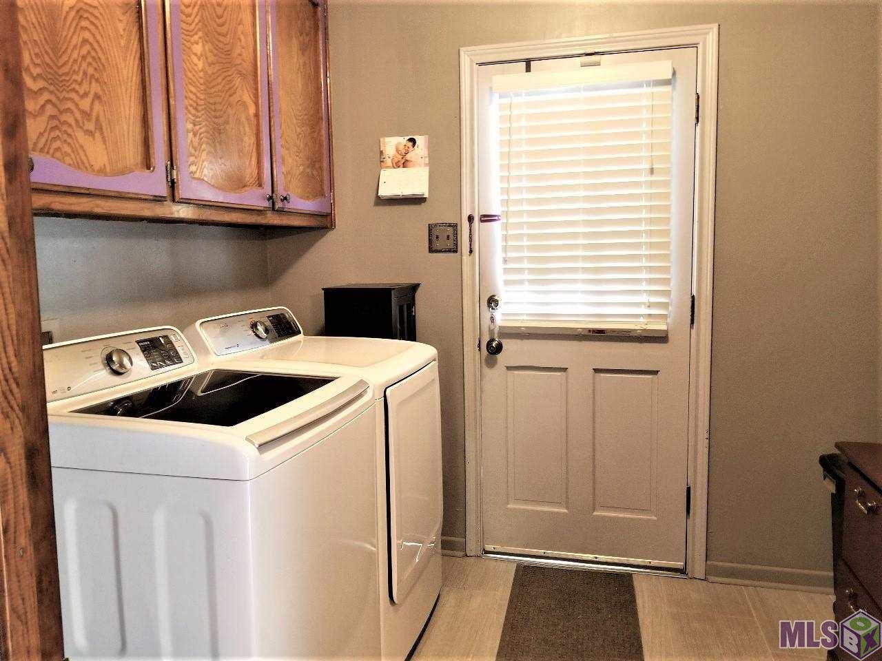 13706 Cypress Ridge Avenue Baton Rouge, LA 70817 - Photo 30 of 41 Laundry Room with Cabinets
