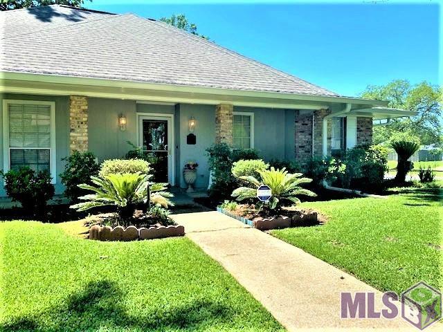 13706 Cypress Ridge Avenue Baton Rouge, LA 70817 - Photo 3 of 41 Inviting Entryway