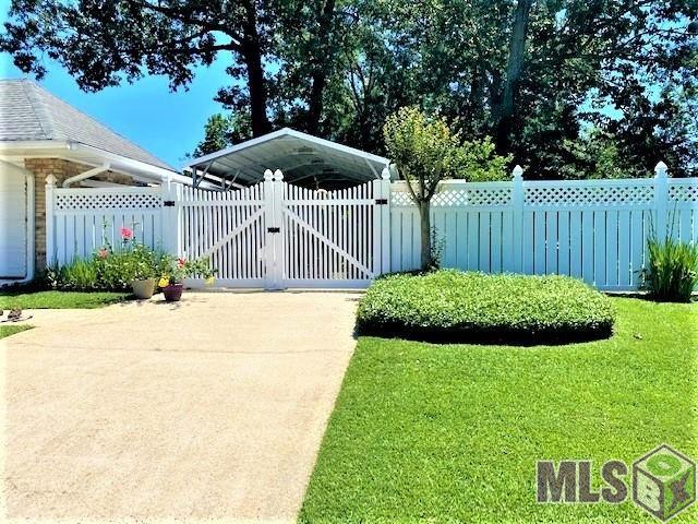 13706 Cypress Ridge Avenue Baton Rouge, LA 70817 - Photo 5 of 41 Easy Access to Backyard through this Double Gate!