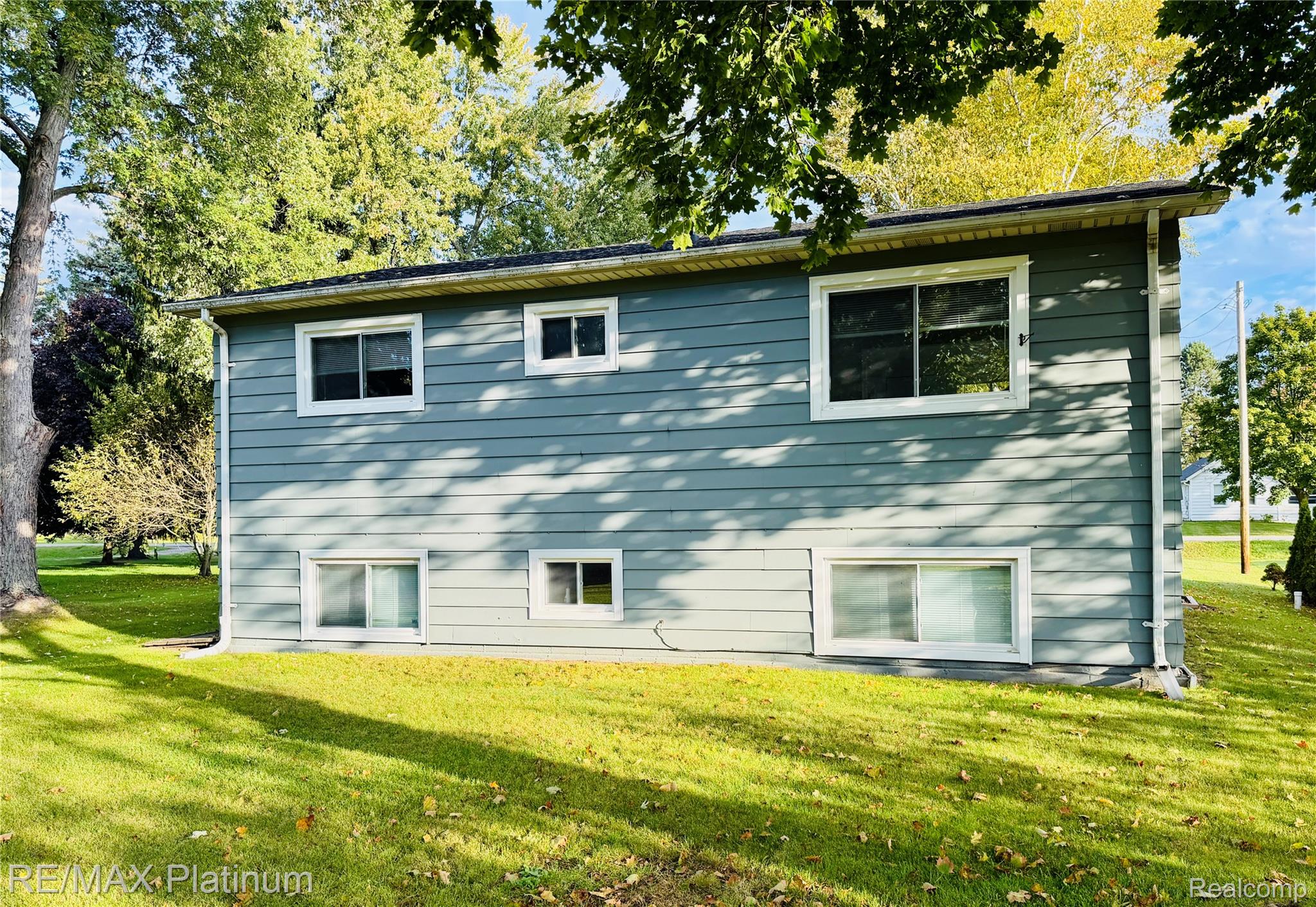 3145 Rolston Road Fenton, MI 48430 - Photo 3 of 16 Photo Oct 06 2026, 8 57 44 AM.jpg