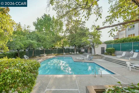 $385,000 | 375 Camelback Road, Unit 3, Pleasant Hill, CA 94523