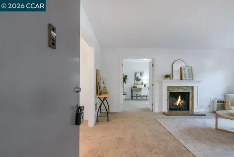 $385,000 | 375 Camelback Road, Unit 3, Pleasant Hill, CA 94523