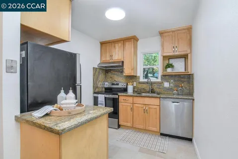 $385,000 | 375 Camelback Road, Unit 3, Pleasant Hill, CA 94523