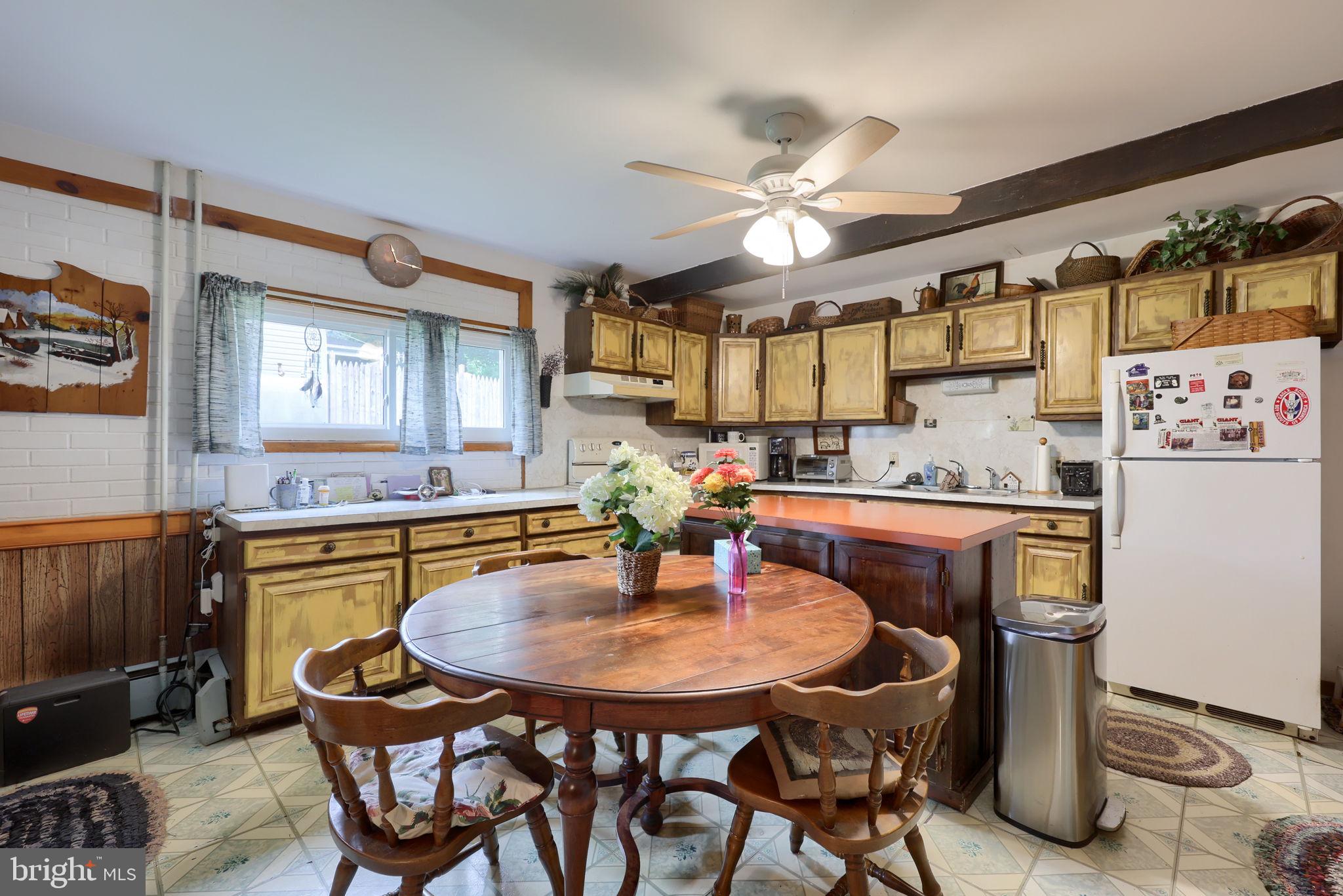 945 Maple Street Lititz, PA 17543 - Photo 3 of 28 Kitchen