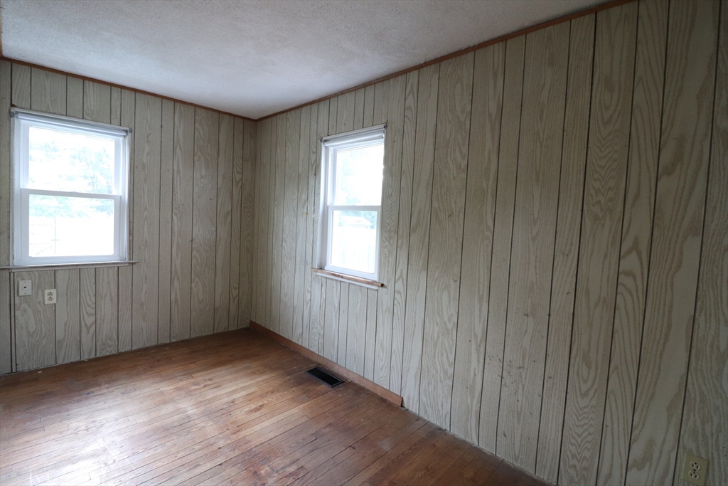 22 Windsor Road Beverly, MA 01915 - Photo 15 of 23