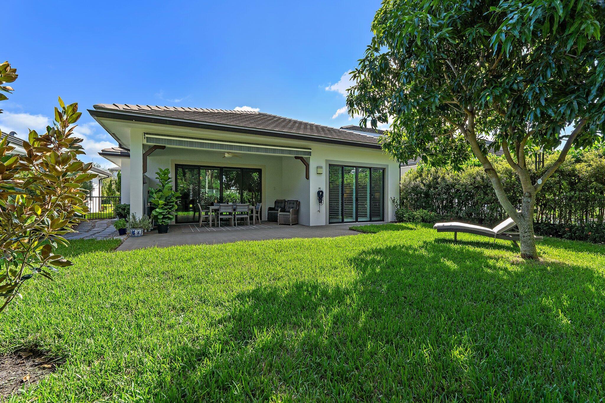 2908 Gin Berry Way West Palm Beach, FL 33401 - Photo 42 of 70 Backyard