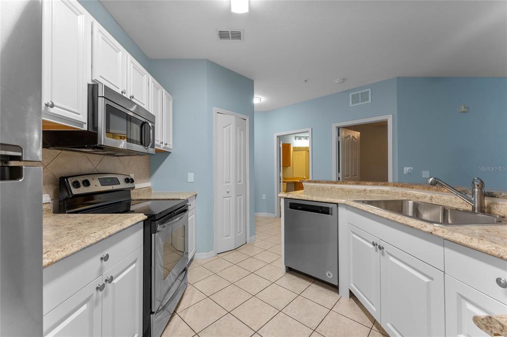 6159 Metrowest Boulevard, Unit 105 Orlando, FL 32835 - Photo 6 of 52