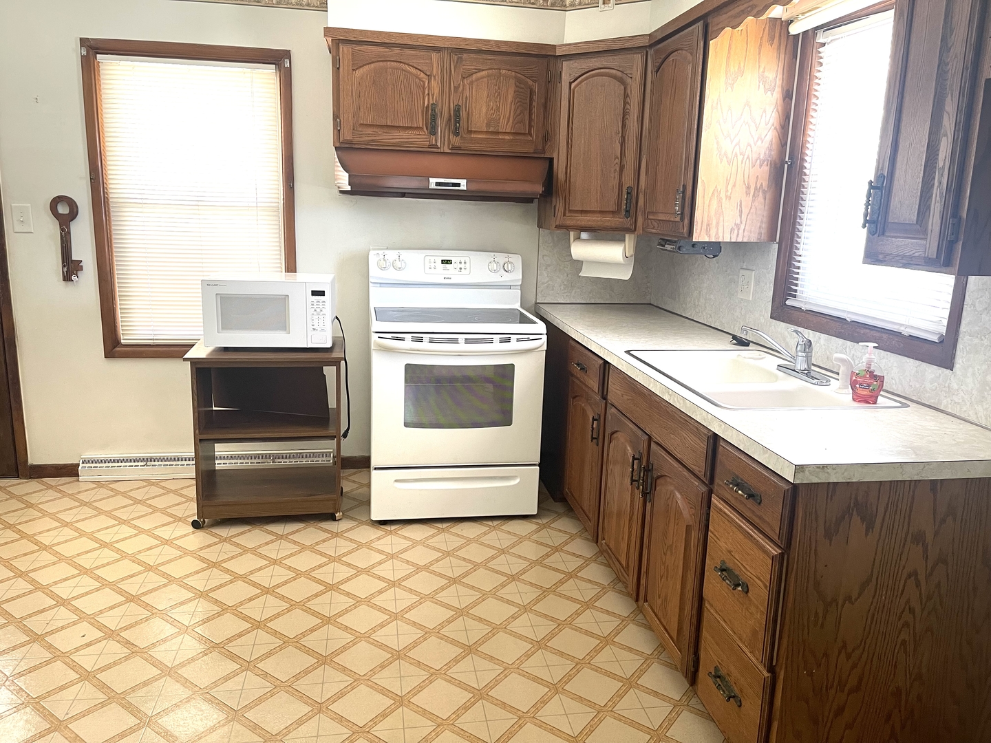 712 Henry Street Peru, IL 61354 - Photo 5 of 15 Gallery Image 5