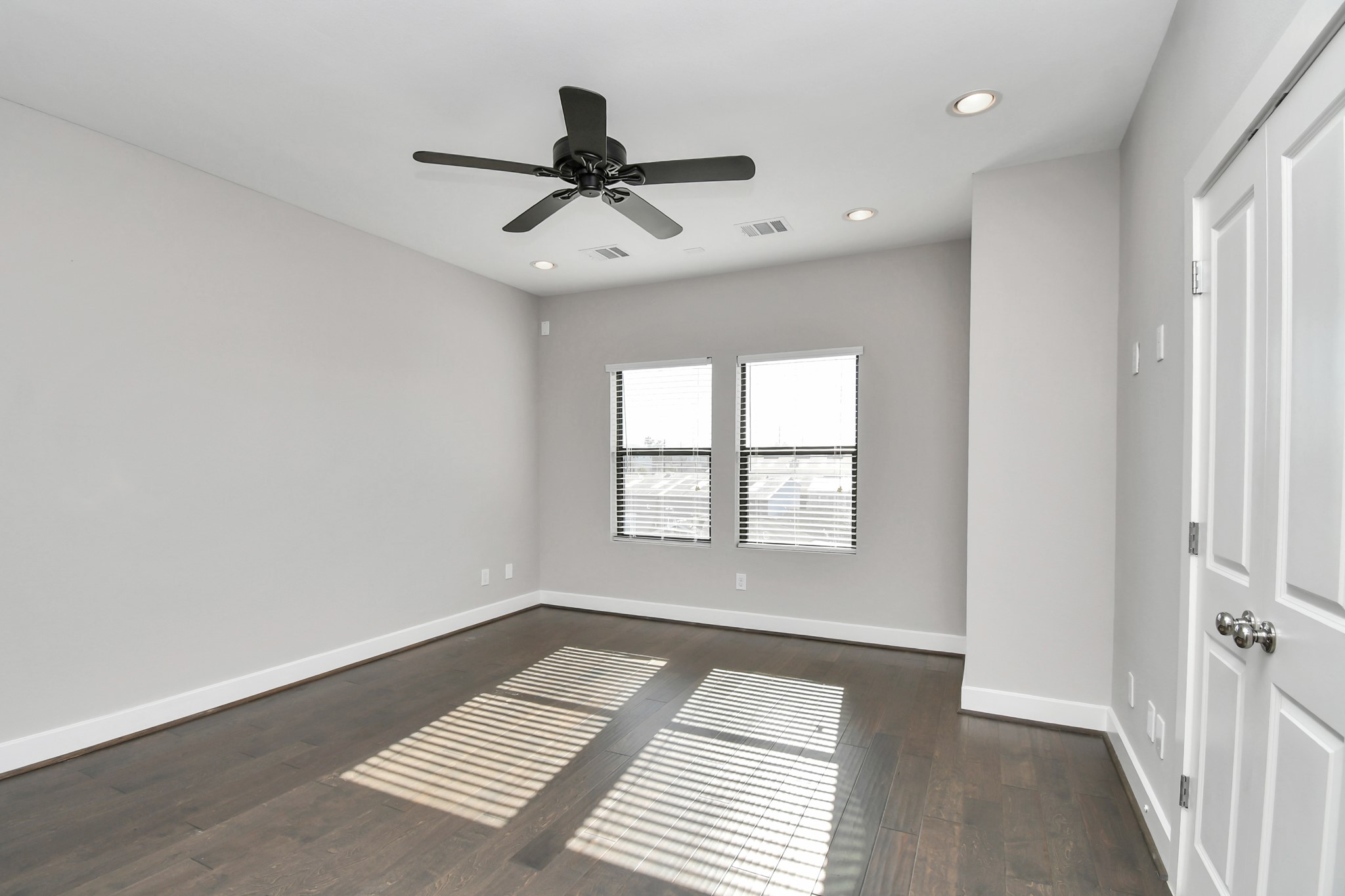 308 Palmer Street Houston, TX 77003 - Photo 21 of 36 a view of an empty room with a window