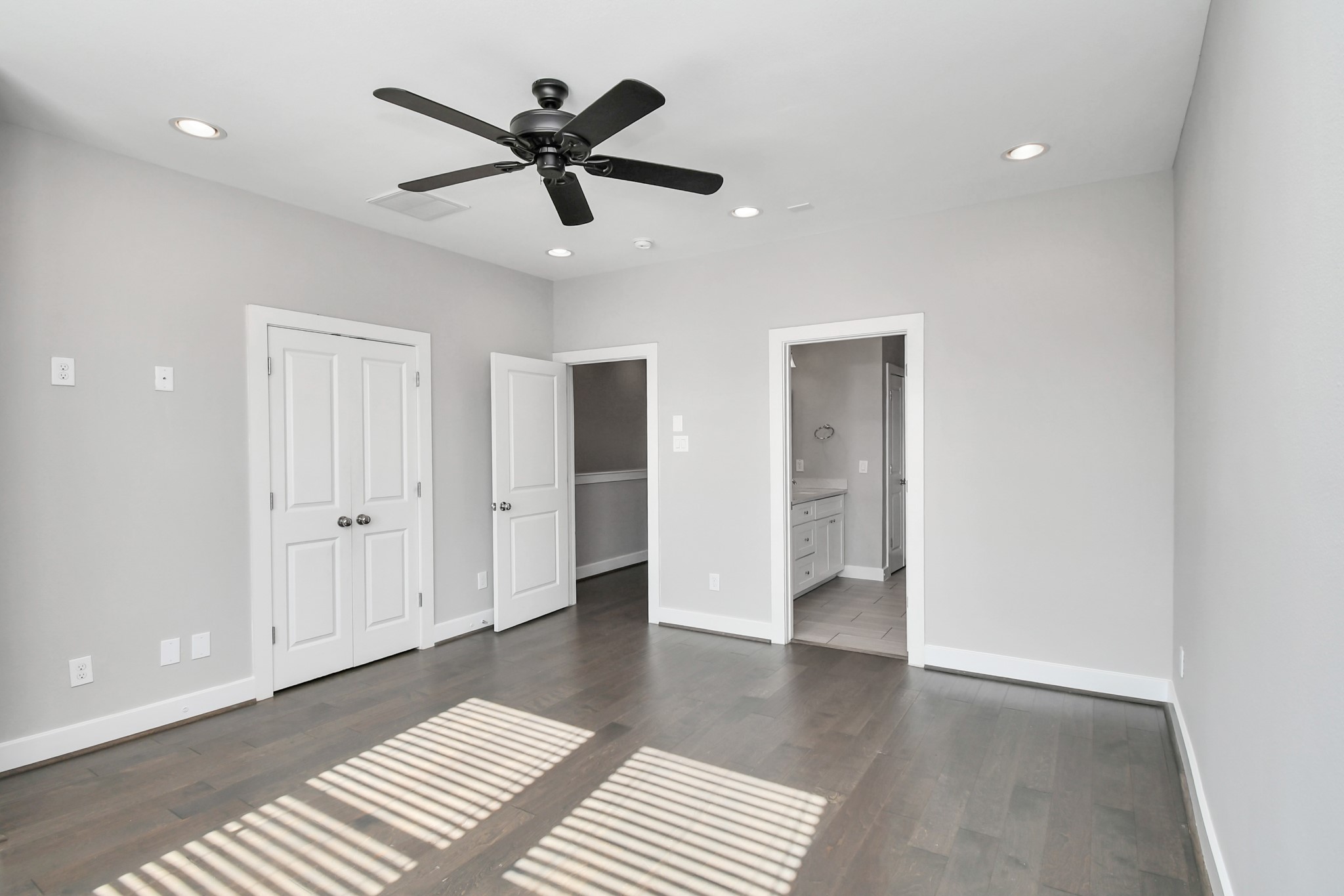 308 Palmer Street Houston, TX 77003 - Photo 22 of 36 a view of an empty room and wooden floor