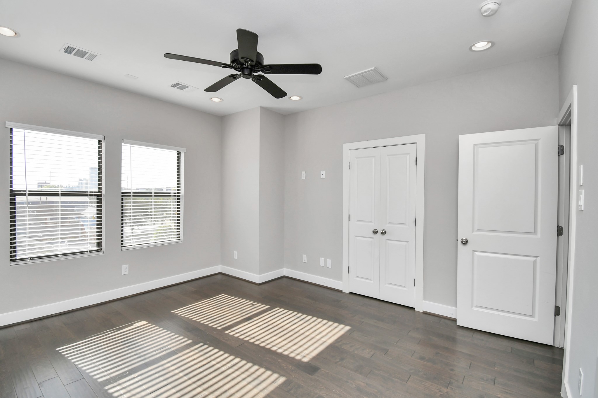 308 Palmer Street Houston, TX 77003 - Photo 23 of 36 a view of an empty room with a window